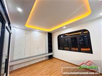 - Bán nhà Mặt Đường Đông Trung Hành, lô góc thoáng mát.  - Diện tích : 43m2 x 4 tầng đủ công năng 4 ngủ.  - Vị trí đẹp, đường