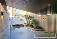 - Căn nhà để ở và hưởng thụ cuộc sống tiện nghi. - Sân cổng rộng rãi và riêng tư. - Sân vườn tiểu cảnh Hồ Cá thưởng thức trà 