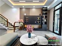 - Nhà ngõ 107 Đình Đông Lê Chân Hải Phòng. - Xây dựng 3 tầng 3 ngủ, phòng thờ, sân phơi. - Ngõ 2 ngoặt tới nhà  - Bìa đỏ GPXD