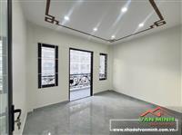 Nhà 4 tầng xây độc lập hiện đại tại Đồng Hoà - Ô tô vào tận nơi