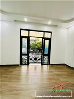 Bán nhà ô tô vào nhà tại phố Văn Cao