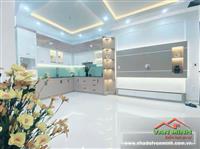 - Nhà 40m2 thêm 20m2 sân cổng riêng gần mặt Thiên Lôi.