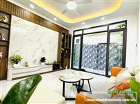- Bán Nhà 4 tầng sân cổng sau 1 nhà mặt đường, oto đỗ sát nhà. 