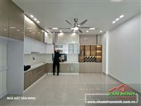 - Ôtô vào nhà diện tích 62m2 ngang 5m. - Đường rộng khu phân lô Aeon Thiên Lôi. 