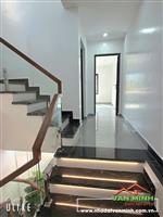 Căn 3 tầng xây mới tại trung tâm phố Tô Hiệu. 