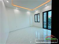 - Bán nhà xây 3 tầng Đặng Cương An Dương. - Diện tích: 60m² ngang 7,18m - Công năng sử dụng: 3 ngủ 3 wc, phòng khách, bếp, ph