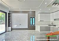 Đường 3 ô tô tránh nhau ngay Aeon