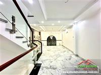 - Bán nhà 5 tầng Chợ Hàng Hải Phòng  - Diện tích: 42m² đến 55m² - Giá: 5,6 tỷ đến 19 tỷ 