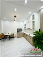 - Nhà đường Đình Đông - bốt tròn, có sân.