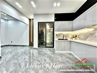 Bán nhà đẹp phố Hồ Sen - Gara oto ngay sát nhà - Lê Chân - HP