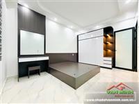 - Nhà đẹp phố sầm uất nhất đường Lạch Tray