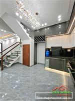 - Nhà 45m² xây 4 tầng tường riêng móng riêng. - Đường Hồ Sen thuận tiện đi lại.