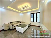 Thiên Lôi Aeon ôtô vào nhà 