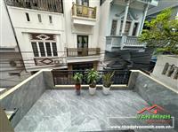 - Căn góc, xây mới móng cọc khoan nhồi, mặt ngõ thông rộng 4m, kinh doanh được tại Trần Nguyên Hãn  