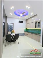 NHÀ SÂN CỔNG RIÊNG TẠI PHỐ MIẾU HAI XÃ. 