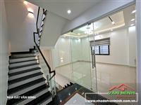 - Ôtô vào nhà diện tích 62m2 ngang 5m. - Đường rộng khu phân lô Aeon Thiên Lôi. 