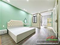 Oto đỗ cửa - full house tại Đông Khê