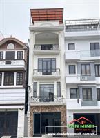 Mặt ngõ Lạch Tray oto qua lại