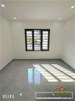 Căn 3 tầng xây mới tại trung tâm phố Tô Hiệu. 