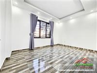 - Nhà Phố Dư Hàng ngay gần đường Hồ Sen - Xây mới 3 tầng lô góc cực thoáng, tặng toàn bộ nội thất. - Diện tích: 50m² Ngang 4,