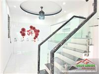 - Lô góc 2 mặt thoáng mát Thiên Lôi Vĩnh Niệm. - Nhà 40m² xây 3 tầng. - Hướng Đông Nam và Tây Nam. - Phòng khách, ăn, 3 ngủ, 