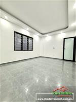 - Nhà 4 tầng độc lập, khung cột đường Phạm Tử Nghi Lê Chân. - 60m² - Ngang 5m. Gara oto gần nhà. - Công năng: 4 ngủ, 3vs, bếp