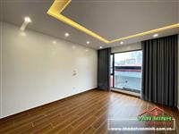 - Nhà 5 tầng thang máy tuyến 3 Văn Cao - Diện tích: 80m2 - Công năng sử dụng: 6 ngủ 7 wc, phòng khách, bếp, phòng thờ, sân ph