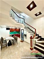 - Bán nhà sân cổng ngõ 69 Chợ Con - Hồ Sen  - Diện tích: 59m² xây 4 tầng, 2 mặt thoáng. - Công năng: Phòng khách, bếp, 5 phòn