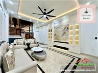 Bán nhà sân cổng 91m2 phố Chợ Hàng - Hồ Sen, Lê Chân, Hải Phòng