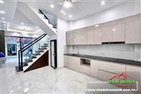 - Bán nhà sau mặt đường Miếu Hai Xã, Lê Chân, Hải Phòng. - Ngõ thông oto cách nhà 10m  - Dt:  42m² x 4 tầng đầy đủ các phòng.