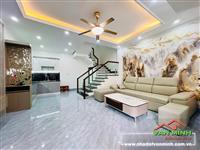 Bán nhà xây mới Hồ Sen