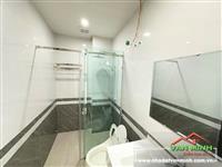 Mặt ngõ Hồ Sen oto vào nhà