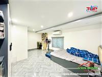Bán nhà sau mặt đường Hồ Sen