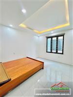 - Nhà xây 4 tầng 3 mặt thoáng Văn Cao Hải Phòng. 