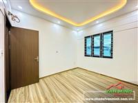 Bán nhà Hồ Sen sau nhà Mặt Đường