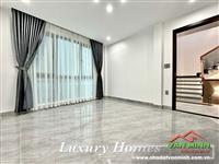 Bán nhà đẹp phố Hồ Sen - Gara oto ngay sát nhà - Lê Chân - HP