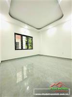 - Bán Nhà 4 tầng, xây mới, sân rộng rãi Thiên Lôi Hải Phòng. 