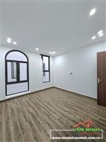 - Nhà 4 tầng Hướng Đông Nam đón gió mát tự nhiên tạo cảm giác thoải mái dễ chịu. 