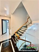 Bán nhà sân cổng tại Hồ Sen- Chợ Hàng