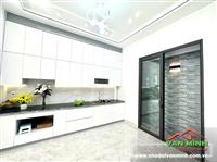 - Nhà 4 Tầng ngõ nông Đường Miếu Hai Xã phía Hồ Sen.