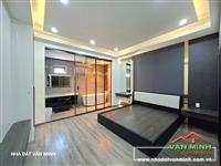 - SÂN CỔNG ÔTÔ - SÂN SAU HỒ CÁ KOI VƯỜN TIỂU CẢNH - THANG MÁY. 