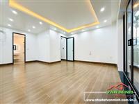 - Bán nhà Chợ Hàng mới gần Hồ Sen, có sân cổng để xe rộng rãi, ngõ nông thẳng tắp cách mặt đường chỉ hơn 30m.  - Vị trí trườn