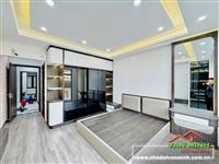 - Nhà sau mặt đường Hùng Vương. Ngay chân cầu tam bạc. Ô tô tránh nhau thoải mái.  - Diện tích bìa 60m2 . Sử dụng 72m². - Xâ