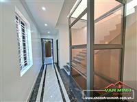 - Nhà 91m² mặt ngõ Chợ Hàng Cũ Lê Chân. - Sân cổng, thang máy chờ, tầng 1 có phòng ngủ. - Công năng: 4 phòng ngủ, 4 WC, bếp +