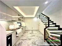 - Bán nhà 5 tầng Chợ Hàng Hải Phòng  - Diện tích: 42m² đến 55m² - Giá: 5,6 tỷ đến 19 tỷ 