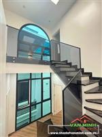 Sau nhà mặt đường phố Hồ Sen - sân cổng