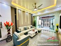 - Nhà 60m2 sân cổng đường Chợ Hàng Hải Phòng.
