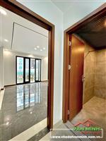 Thiên Lôi Aeon ôtô vào nhà 