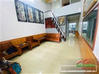 Bán Đất tặng nhà 1,5 tầng sân cổng riêng . mặt ngõ oto đỗ cửa . Lê Lai , Ngô Quyền 