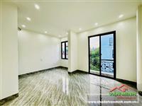 - Nhà xây đường Hồ Sen 70m² ngang 8m mặt ngõ.